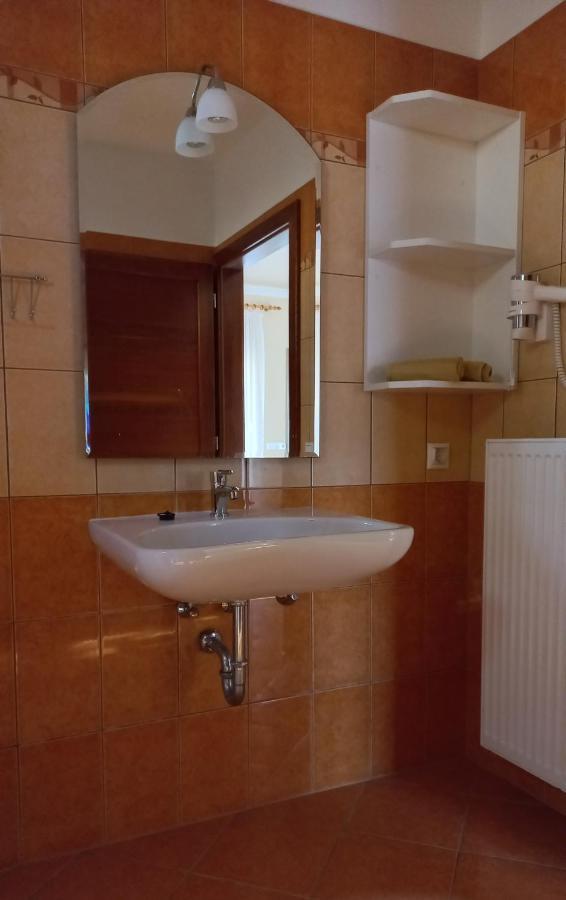 Nefelejcs Fagyizó és Apartmanház Kistolmacs Exterior foto