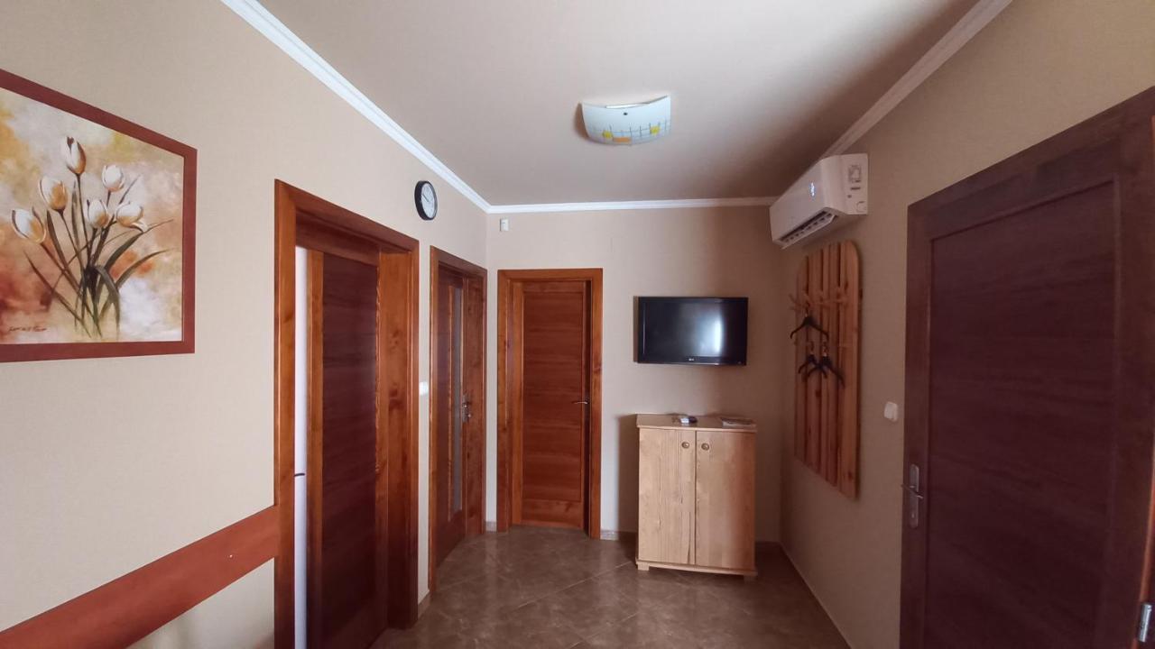 Nefelejcs Fagyizó és Apartmanház Kistolmacs Exterior foto