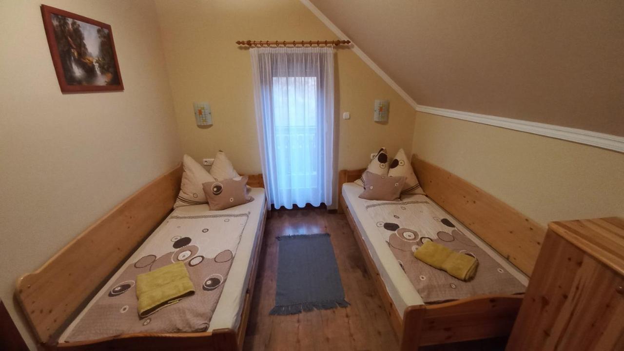 Nefelejcs Fagyizó és Apartmanház Kistolmacs Exterior foto
