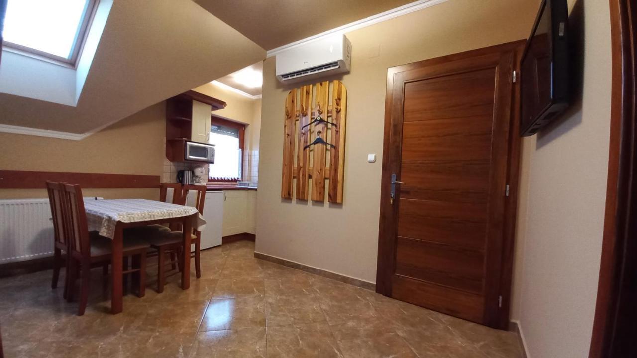 Nefelejcs Fagyizó és Apartmanház Kistolmacs Exterior foto