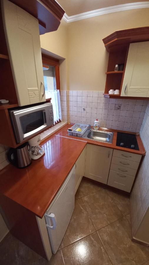 Nefelejcs Fagyizó és Apartmanház Kistolmacs Exterior foto