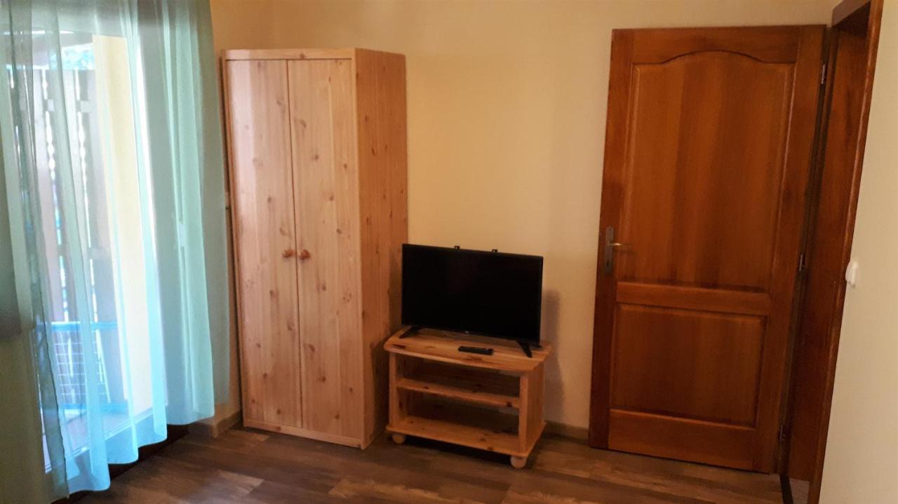 Nefelejcs Fagyizó és Apartmanház Kistolmacs Exterior foto